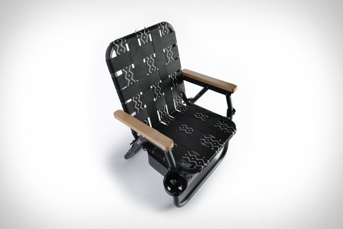 Akár húsz doboz sör is befér ebbe a menő kempingszékbe 2