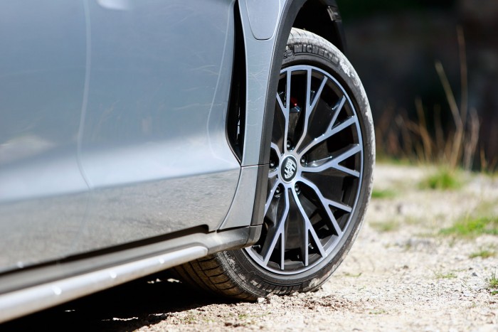 Emelt, körbeműanyagozott, kombi Porsche? Sebaj, így is imádni fogod! 17