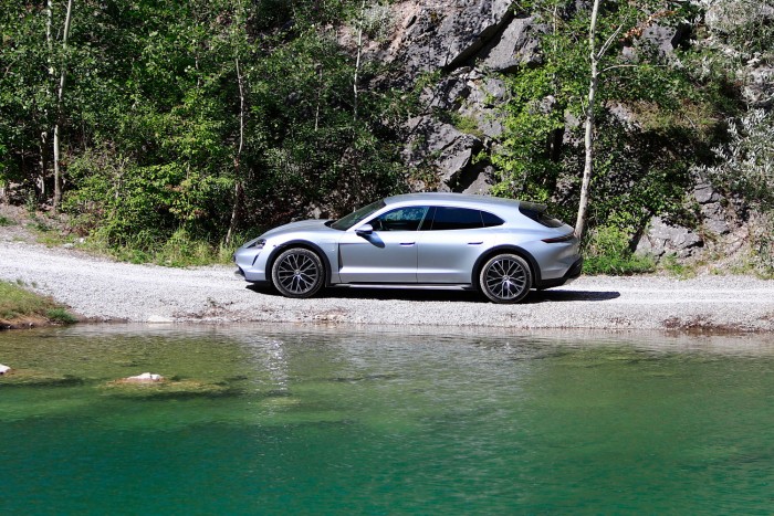 Emelt, körbeműanyagozott, kombi Porsche? Sebaj, így is imádni fogod! 20