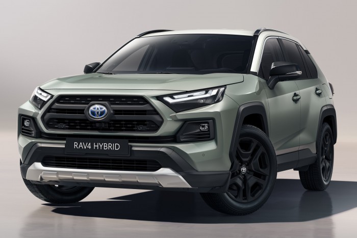 Terepverziót kap a Toyota RAV4