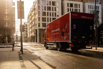 Ezért vitték a Sarkkörön túlra ezt a tűzpiros Scaniát