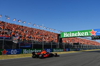 F1: A holland szurkolóknak hálálkodott Hamilton