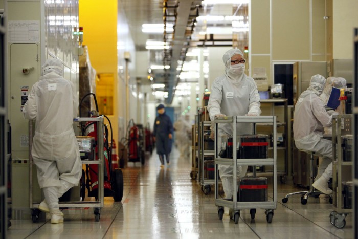 Újabb autógyár áll le a csiphiány miatt