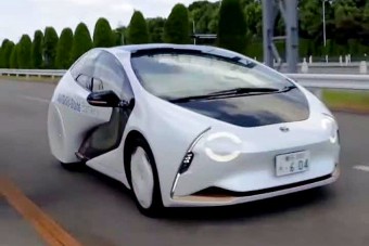 Már közúton tesztelik az úttörő villany-Toyotát