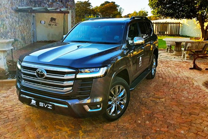 Páncélozott Godzillát valaki?