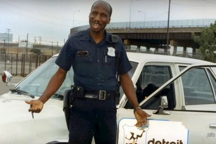 Nappal zsaru volt, éjszaka ezzel a Challengerrel büntetett 7