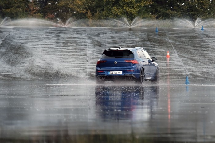 Megvadult a családi kedvenc – VW Golf R Variant 2021 6 Megvadult a családi kedvenc – VW Golf R Variant 2021 6