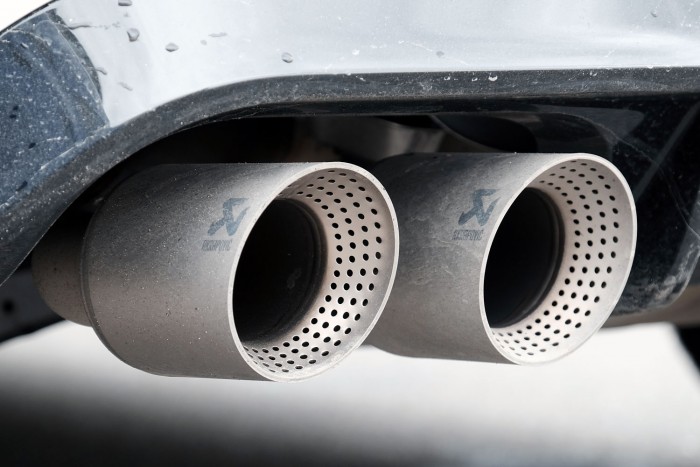 Újabb helyen büntetik a túl hangos autókat