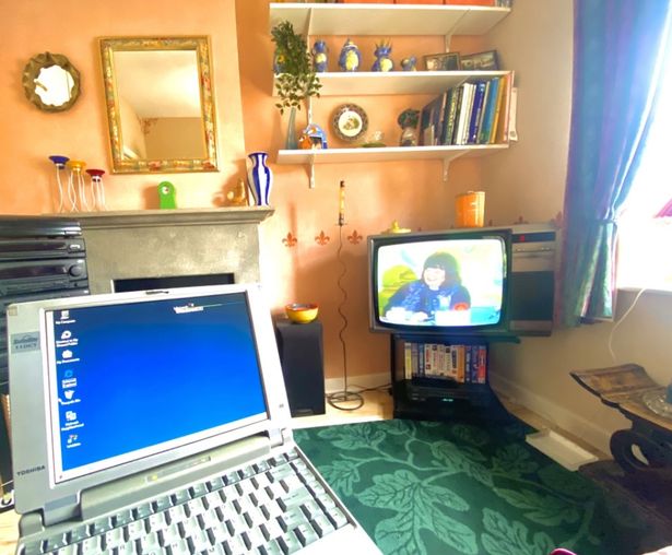 Úgy él ez a srác, mintha a 90-es években ragadt volna 2