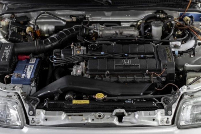 Mind a 31 évét letagadhatja ez a Honda 6