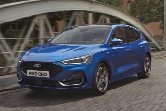 Elkerüli a balesetet is az új Ford Focus