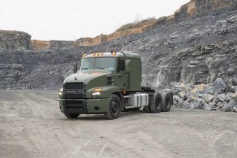 A hadsereg számára készült csőrőst villantott a Mack