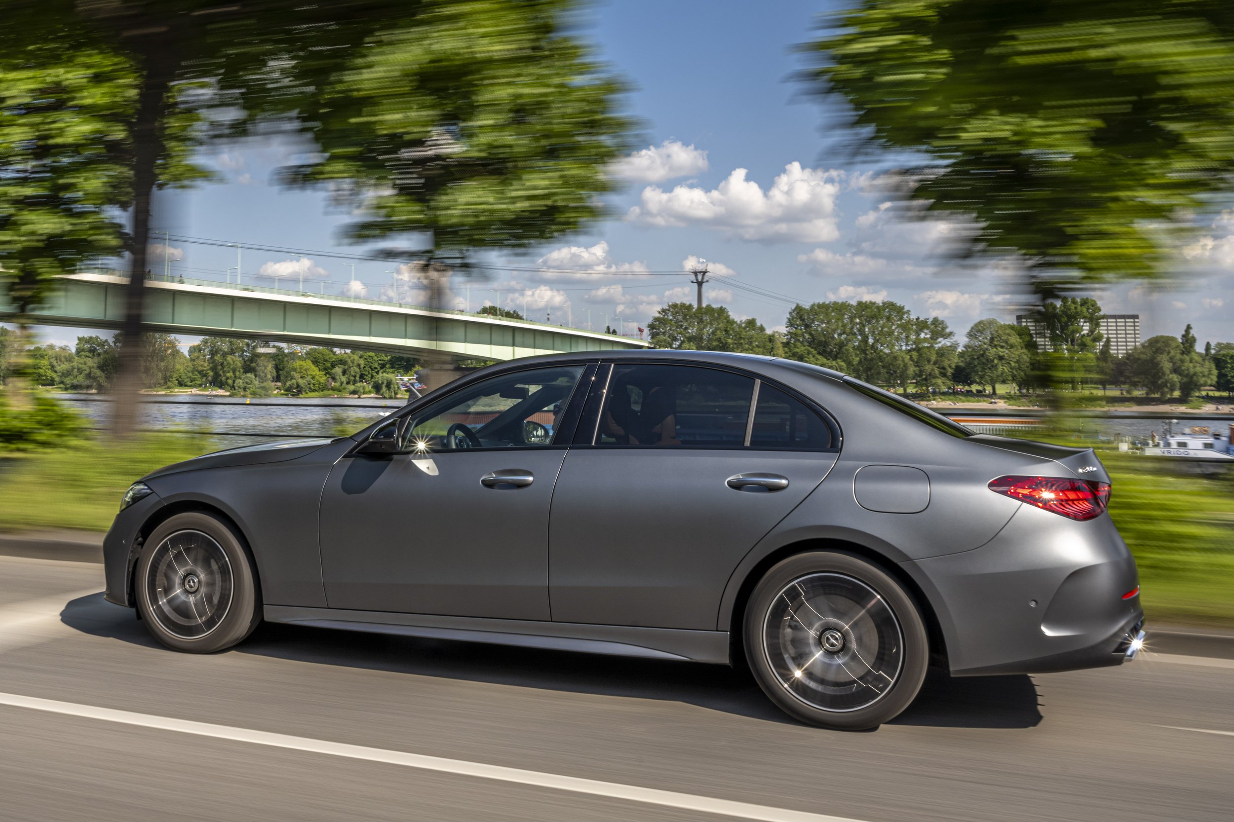 Ez a Mercedes egy ezresből elmegy 100 kilométert 6