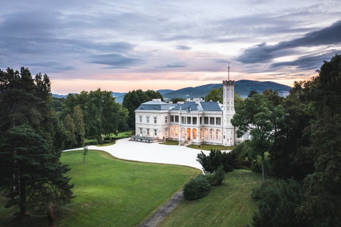 Mindenkinek érdemes megnézni a felújított füzérradványi Károlyi-kastélyt 2