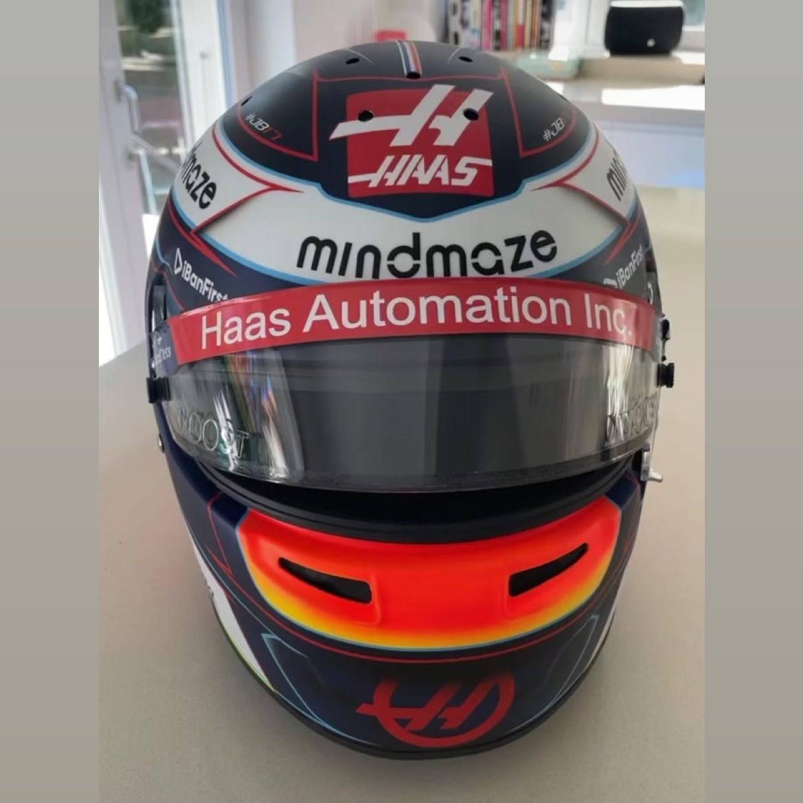 Hangszórót csináltak az F1-es pilóta sisakjából 1 | Vezess Hangszórót csináltak az F1-es pilóta sisakjából 1