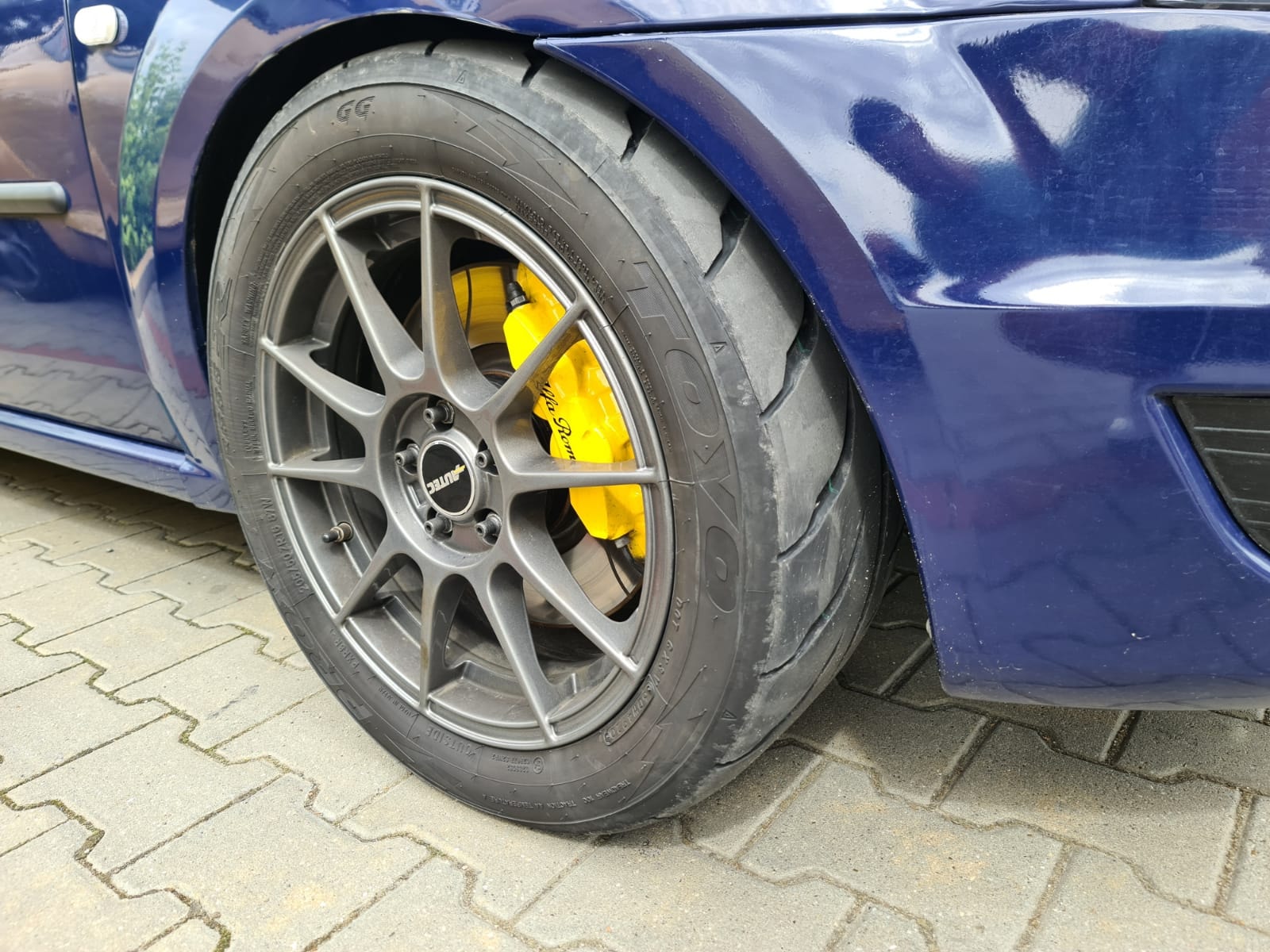 Komoly meglepetés rejlik ennek az átlagosnak tűnő Daciának az orrában 1