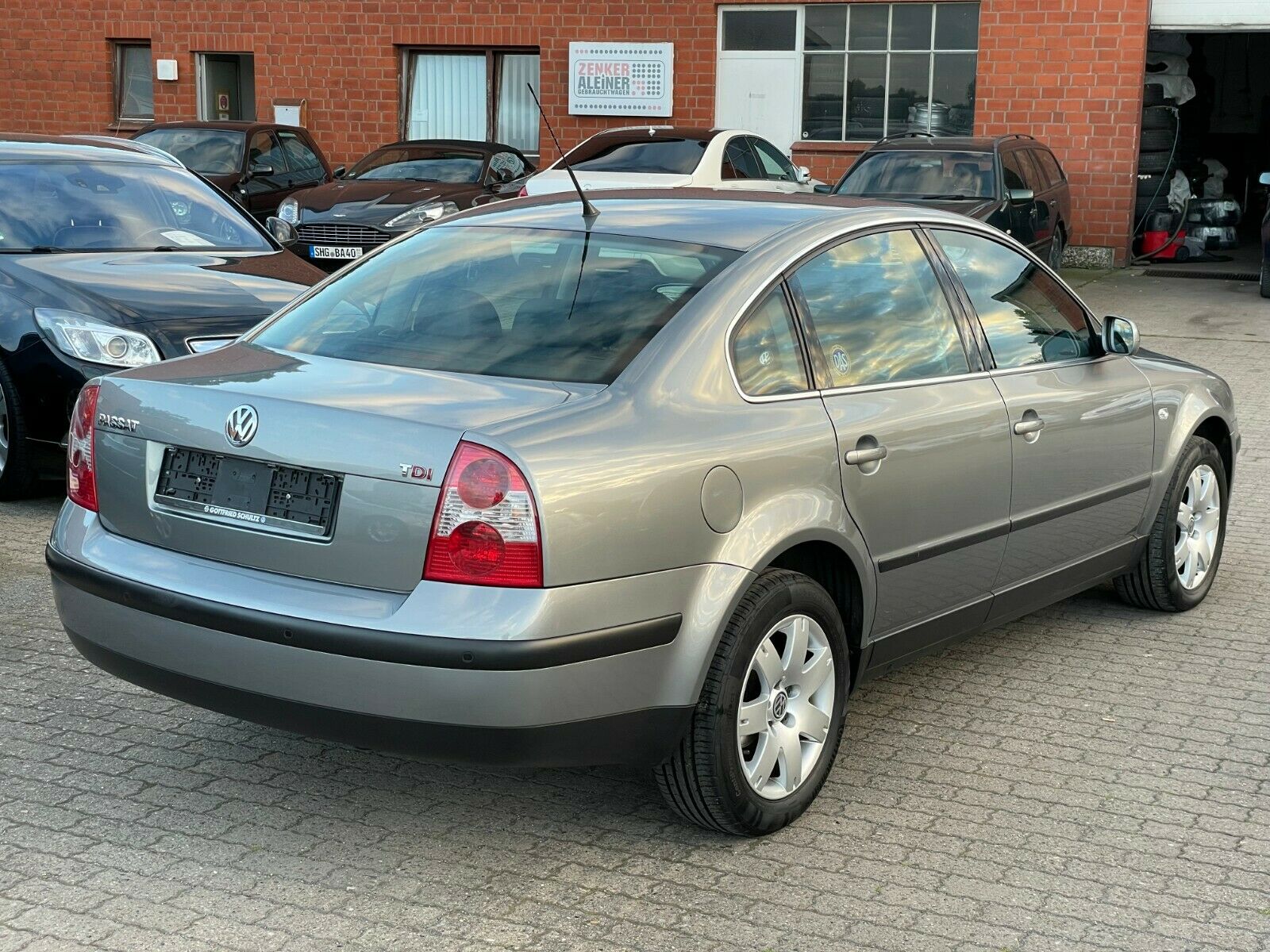 4,7 millióért egy zseniálisan megkímélt 18 éves Volkswagen Passat? 2