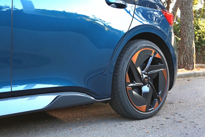 Kommersz villanyautó, stílussal – A Cupra Born egy jó ID.3 7 Kommersz villanyautó, stílussal – A Cupra Born egy jó ID.3 7