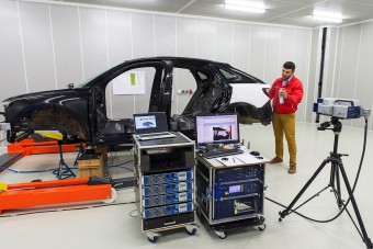 Hangszórók nélkül zenél a magyar Audik karosszériája