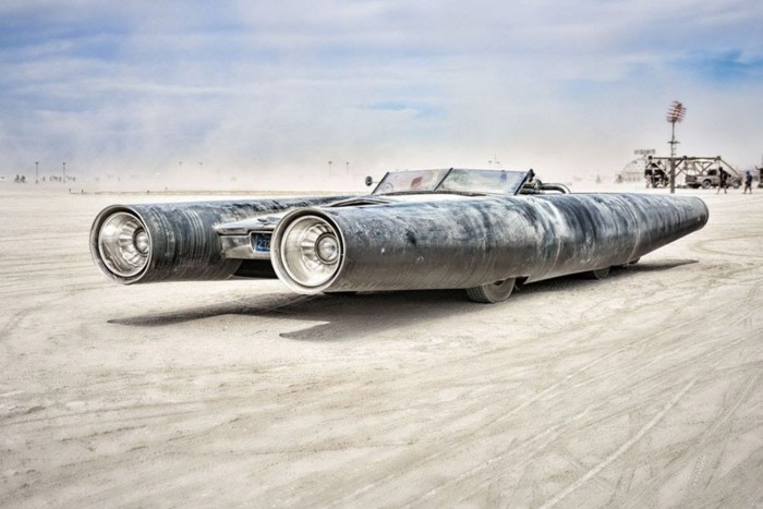 A világ talán legkülönlegesebb autói keresnek most új gazdát