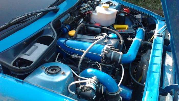 “Helló Need for Speed!” – kiabálja a szénné tuningolt Izs-2126 3