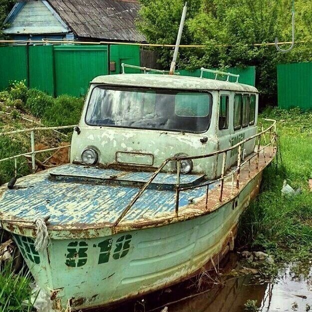 Ezek a fotók bizonyítják hogy az UAZ-452-es az igazi orosz Transformers 15