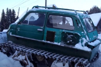 Ladából épített lánctalpas terepjárót egy orosz szaki 