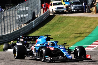 F1: Alonso megint kiakadt a stewardok miatt