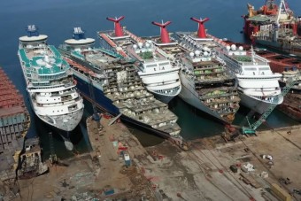 Sorban állnak a török tengeri roncstelepen a jó állapotú óceánjárók