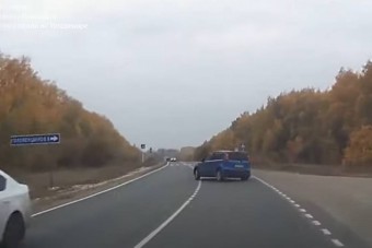 Egy szabálytalan előzésből így lesz rémisztő pörgés