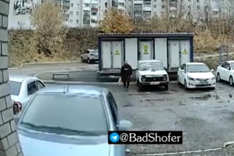 Egyszerűen szomorú, ahogy kinyíló légzsákkal ér véget ez a parkolás