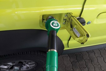 Még idén 550 forintig drágulhat a benzin