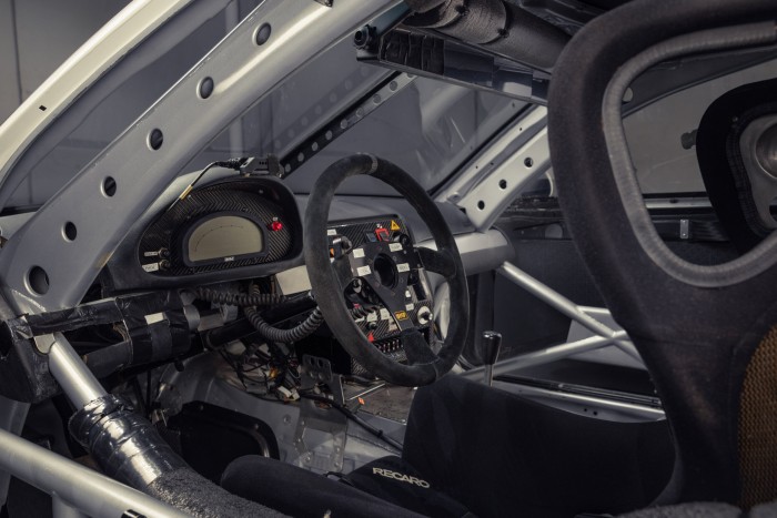 Ránézni is jó erre a megőrzött BMW E46 versenyautóra 6