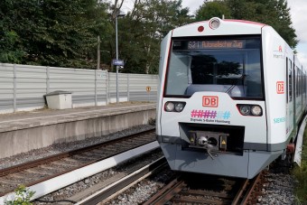 Önvezető vonatot engedtek a sínekre a németek