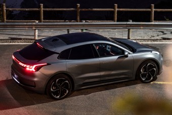 Ez a csinos villanykombi a Volvók távoli rokona