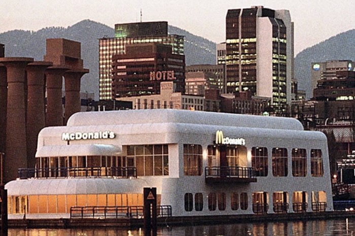 Megnyitásakor csodás különlegesség volt, ma elhagyott rémség ez a gyorsétterem 1