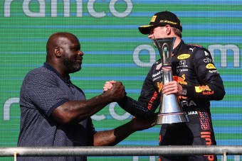 Az óriáskosaras ellopta a show-t az F1-ben