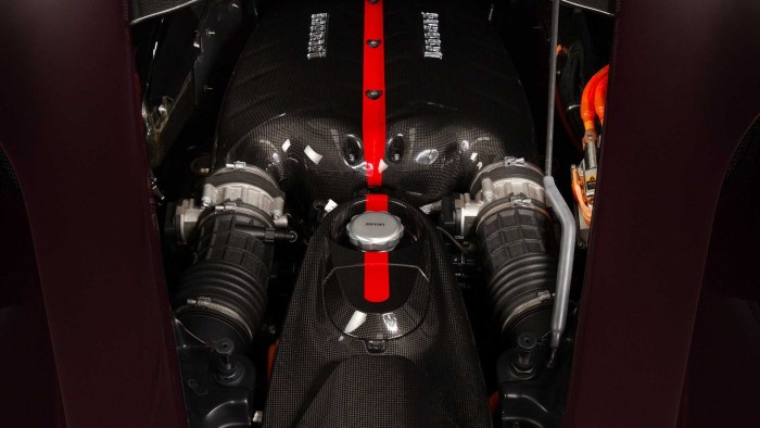 Pokolian magas áron kelhet el ez a különleges LaFerrari 5