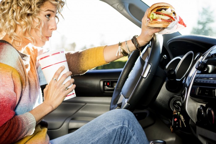 Szereted a gyorskaját? Akkor veszélyesen vezetsz!