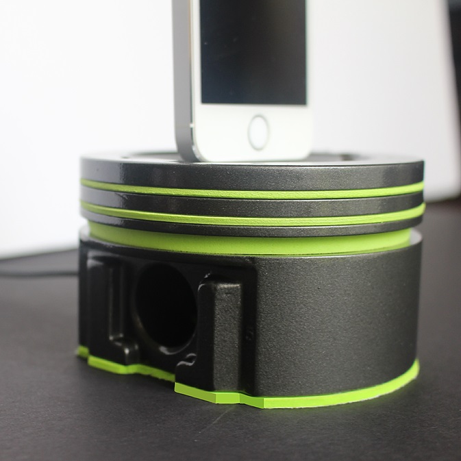 Telefontöltő lett a kiszuperált dugattyúból 3