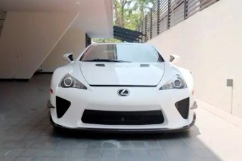 Az ember, aki egy autóról nevezte el kisfiát