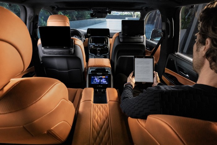 Gonosz lovag lett a legnagyobb Lexus 9