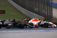 F1: Félelmetesen zseniális a Mercedes új trükkje 1