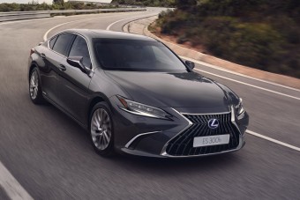 Kategóriaelső fényszórótechnika a Lexus ES-ben