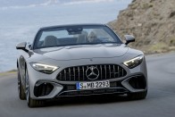 Pusztító V8-assal jött az új Mercedes SL 2