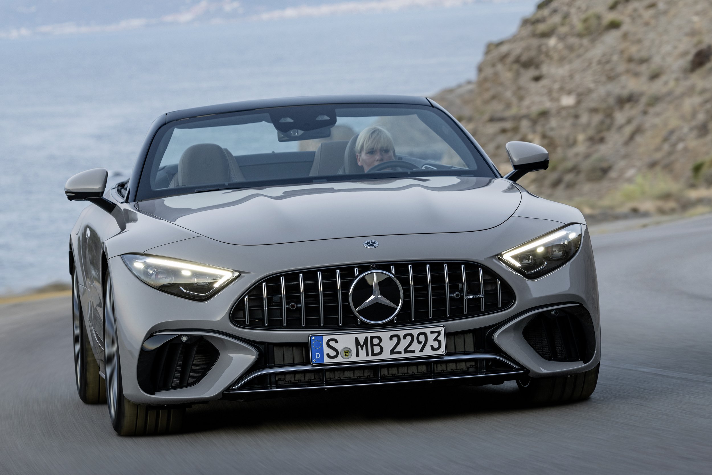 Pusztító V8-assal jött az új Mercedes SL 1