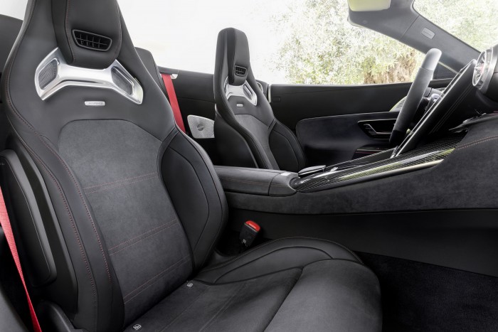 Pusztító V8-assal jött az új Mercedes SL 7