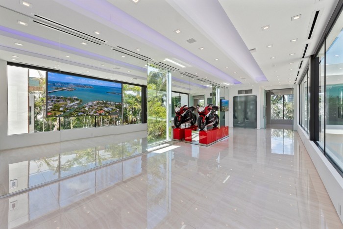 12 férőhelyes garázs és privát kikötő is jár a luxuslakáshoz 9 | Vezess 12 férőhelyes garázs és privát kikötő is jár a luxuslakáshoz 9