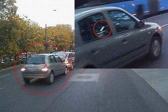A telefonját nyomkodta a Renault vezetője, bele is rongyolt az álló sorba a Pesti úton