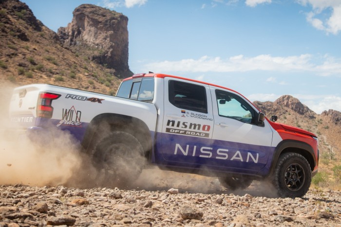 Nőknek épített versenyautót a Nissan 6 | Vezess Nőknek épített versenyautót a Nissan 6